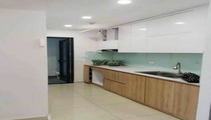Bán căn hộ khu vực Cầu Giấy chỉ 5 tỷ 78m2, 2 ngủ